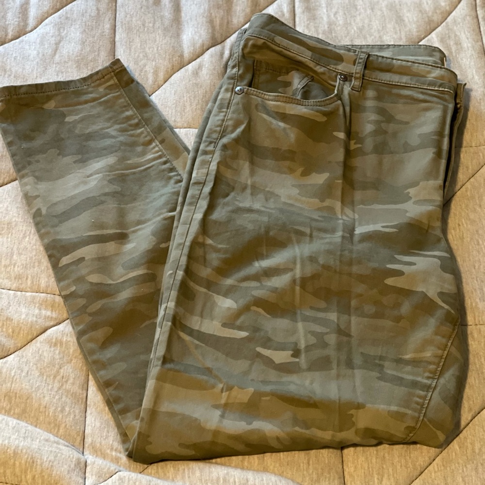 Loft camo pants